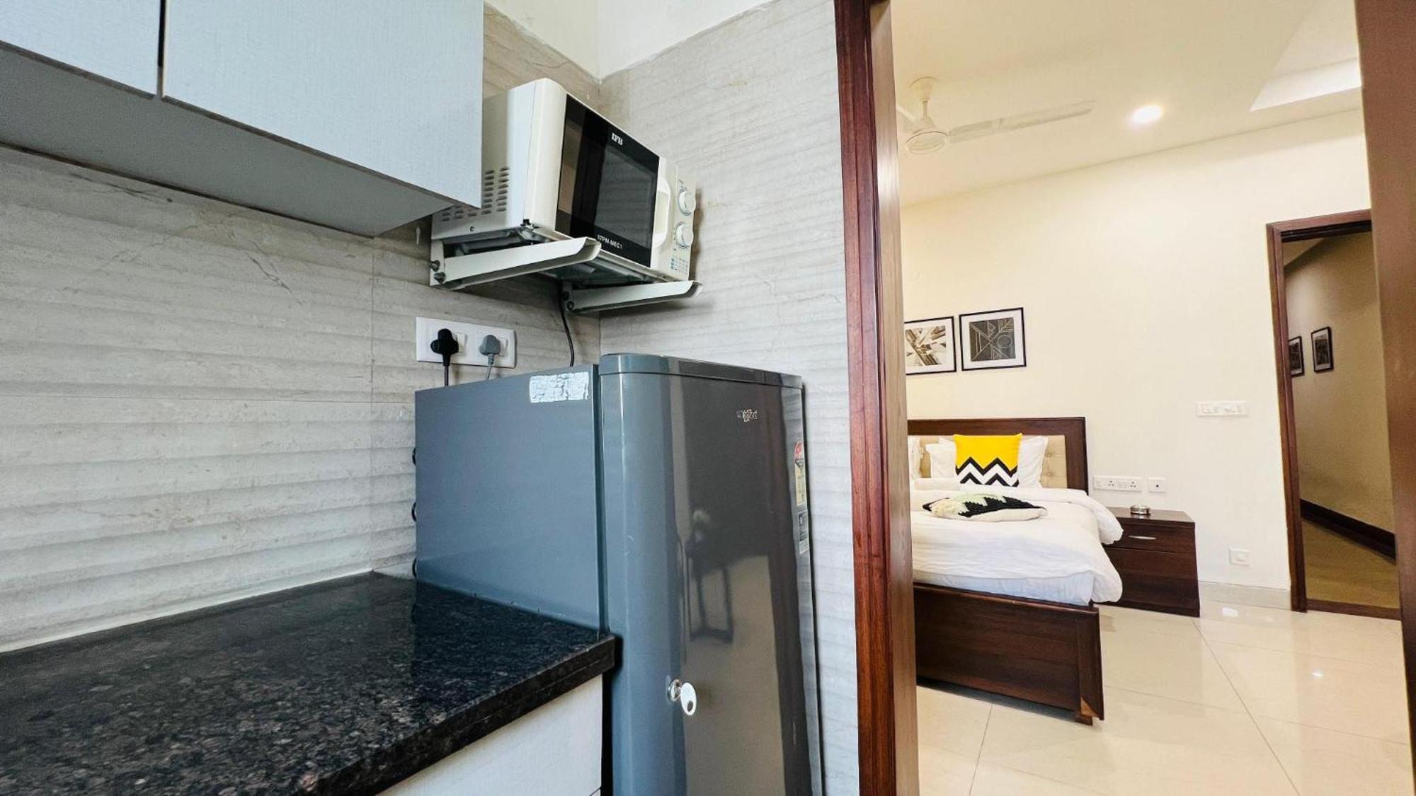 Bluo Studio5 Golf Course Road - Gym, Terrace Garden Gurgaon Exterior foto